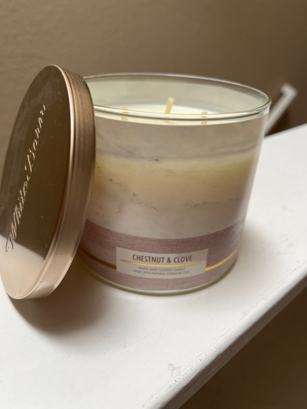 Chestnut & Clove Scented 3-Wick Candle - Beige Marble
